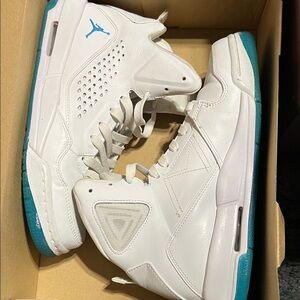 Jordan SC-3 PREM White and powder blue